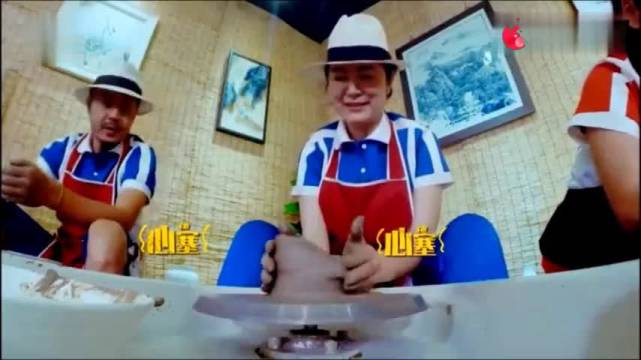 谢娜模仿蒙娜丽莎,看一次笑一次,道具组都笑裂