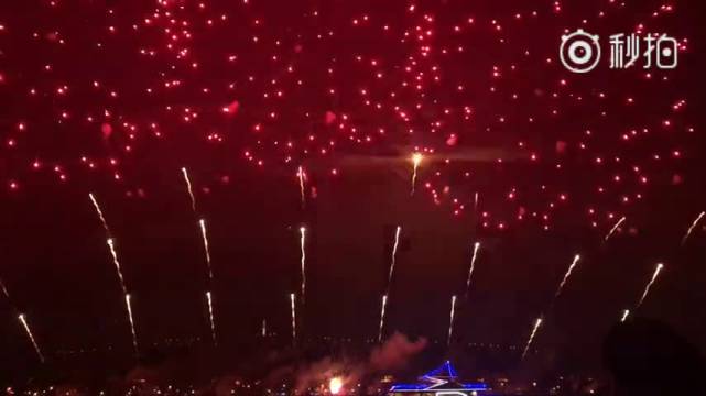 烟花精彩片段:女主换装惊艳男主,这段真的太惊