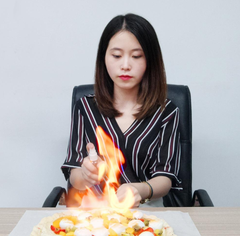 美食界网红办公室小野爆照网友不仅会吃还是个女神