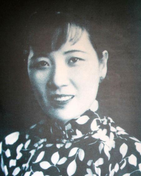 宋美龄女士从年轻到老的罕见旧照片