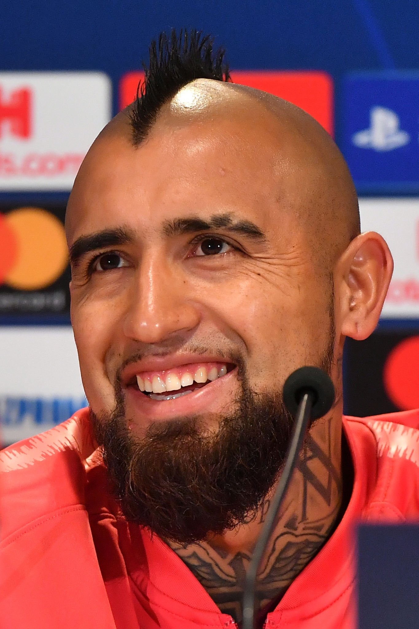 比达尔在赛前发布会上