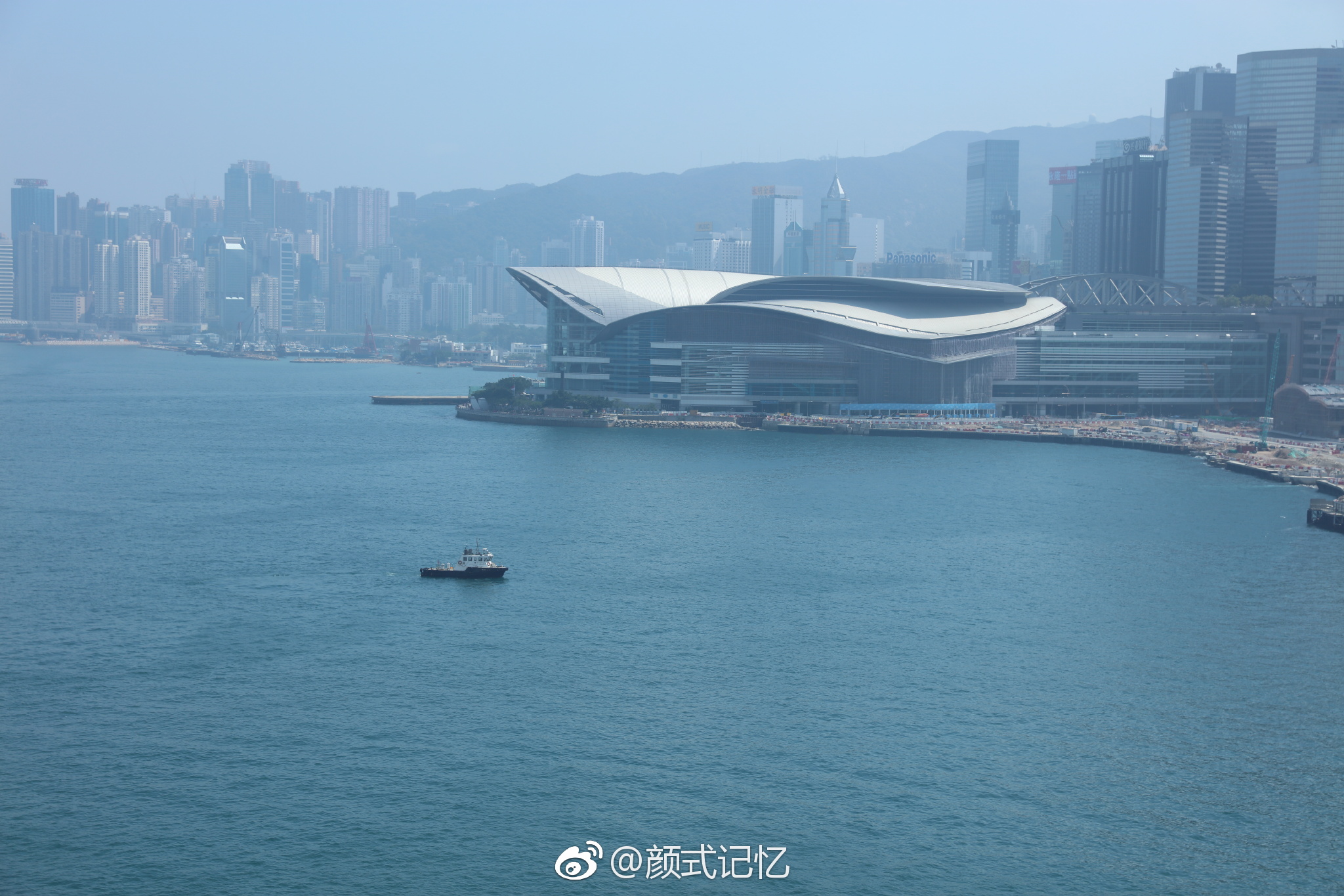 飞鸟展翅一一香港会议展览中心(游香港湾仔