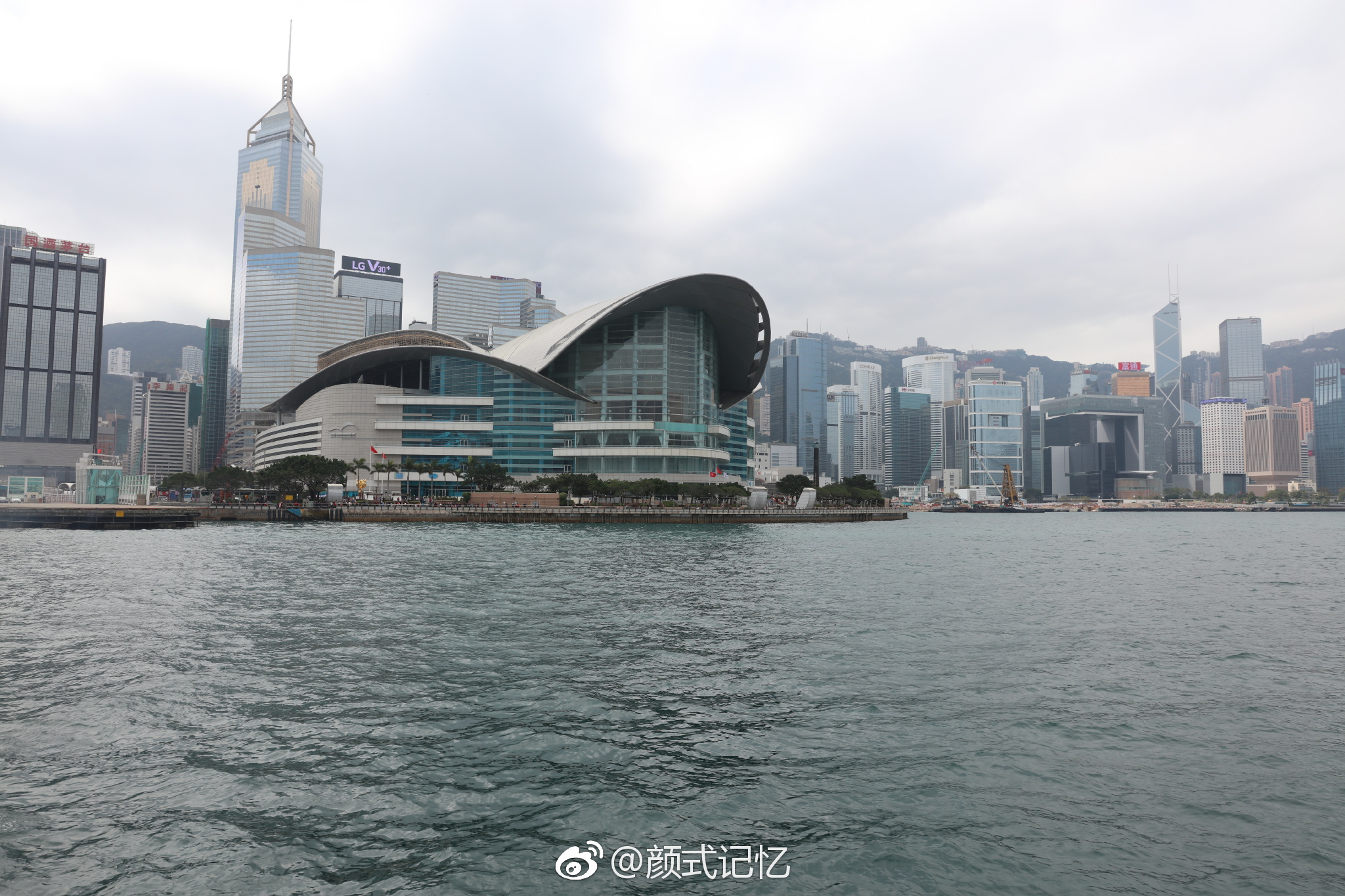 飞鸟展翅一一香港会议展览中心(游香港湾仔