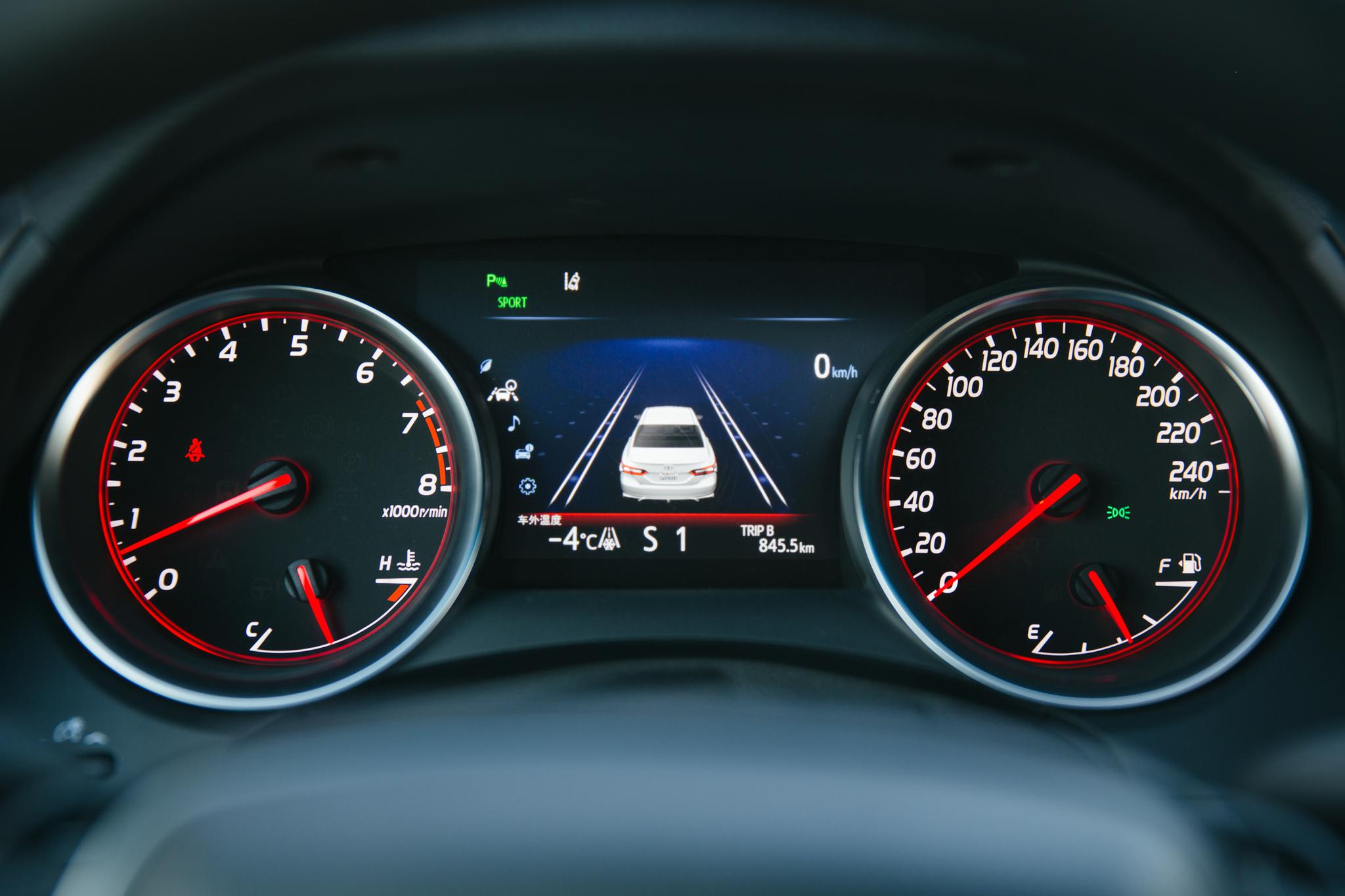 丰田维新!第八代凯美瑞运动版体验报告-新浪汽车