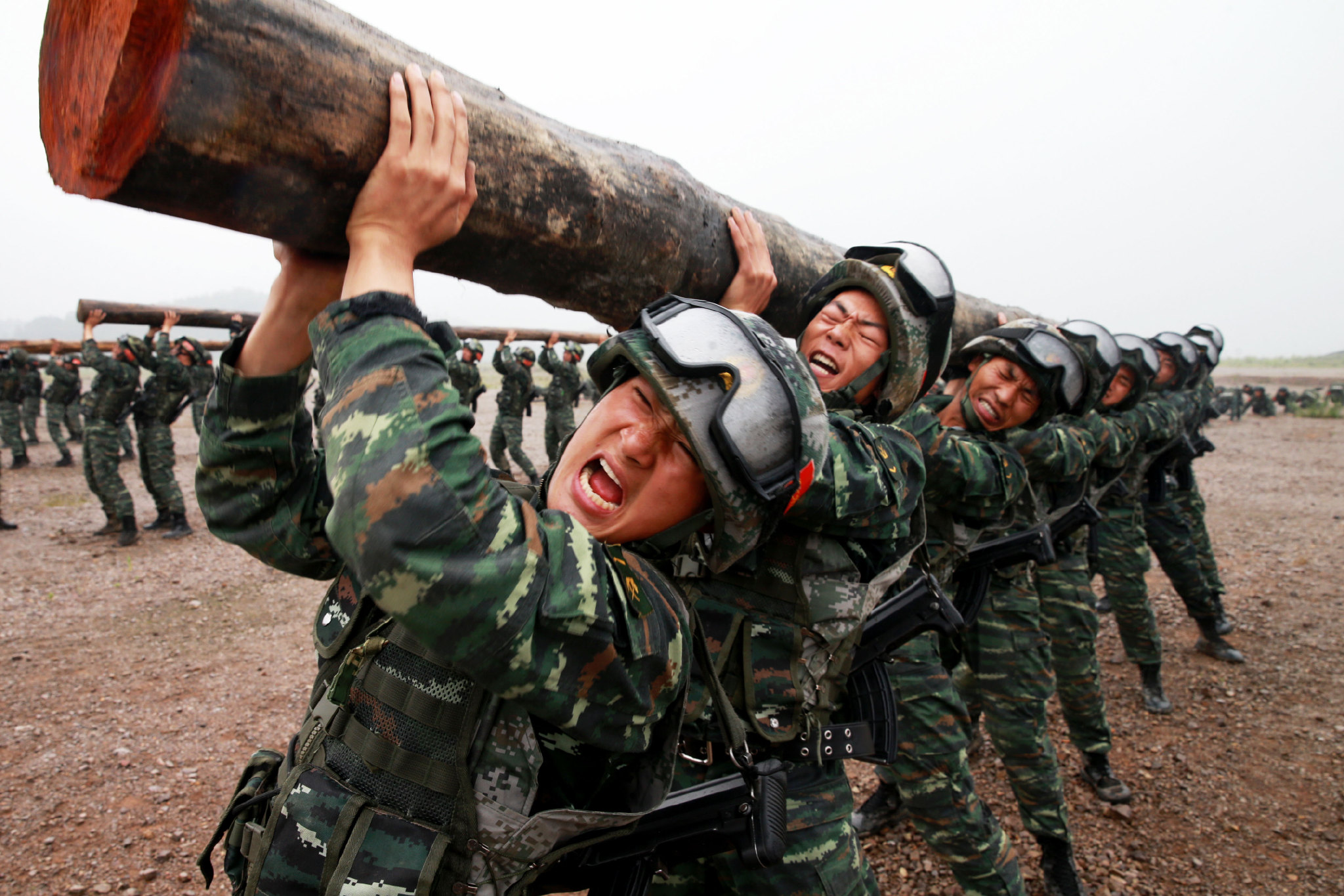 燃!武警部队刺激战场,带你体验现实版的吃鸡"感受"