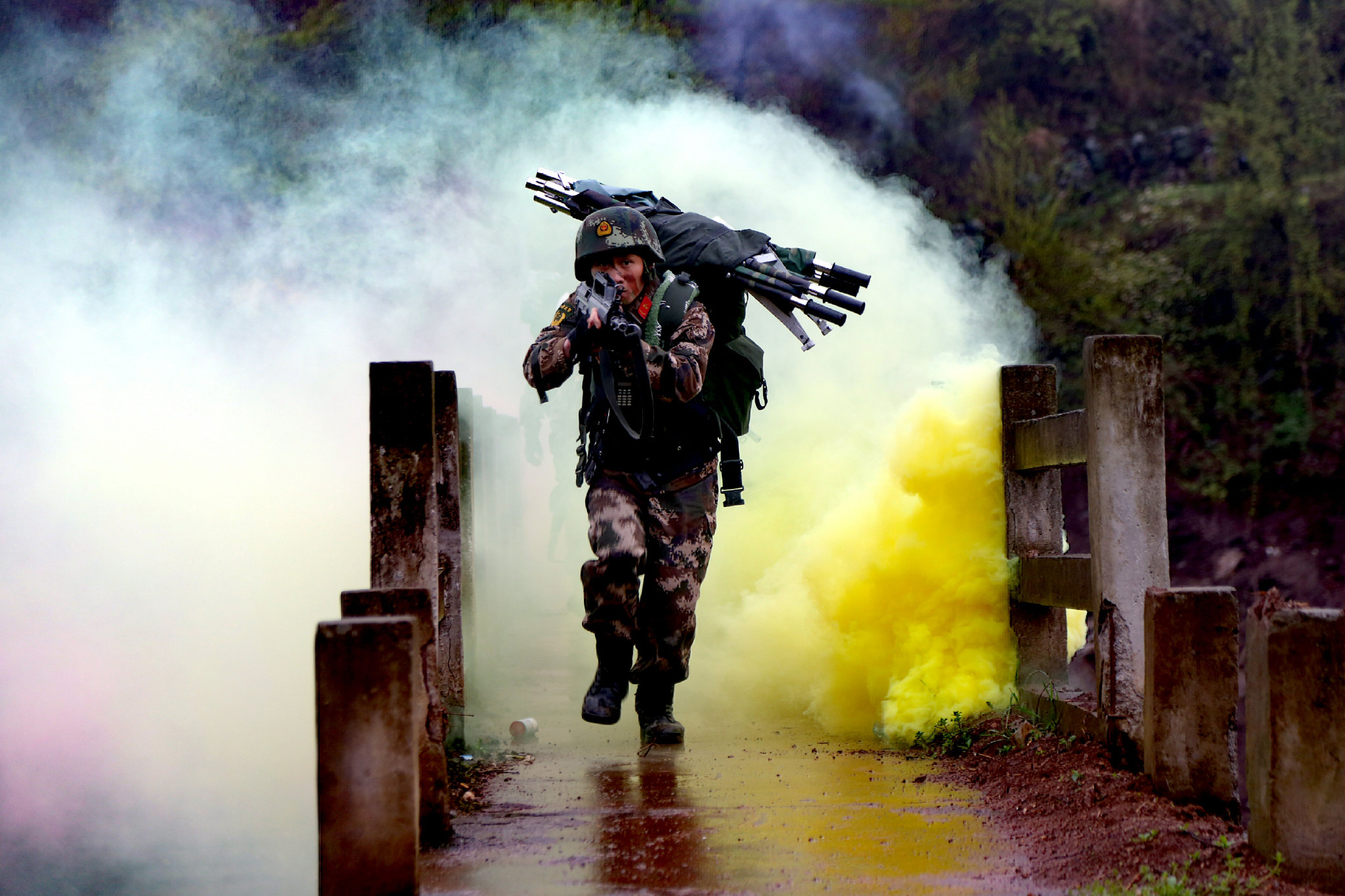 燃!武警部队刺激战场,带你体验现实版的吃鸡"感受"