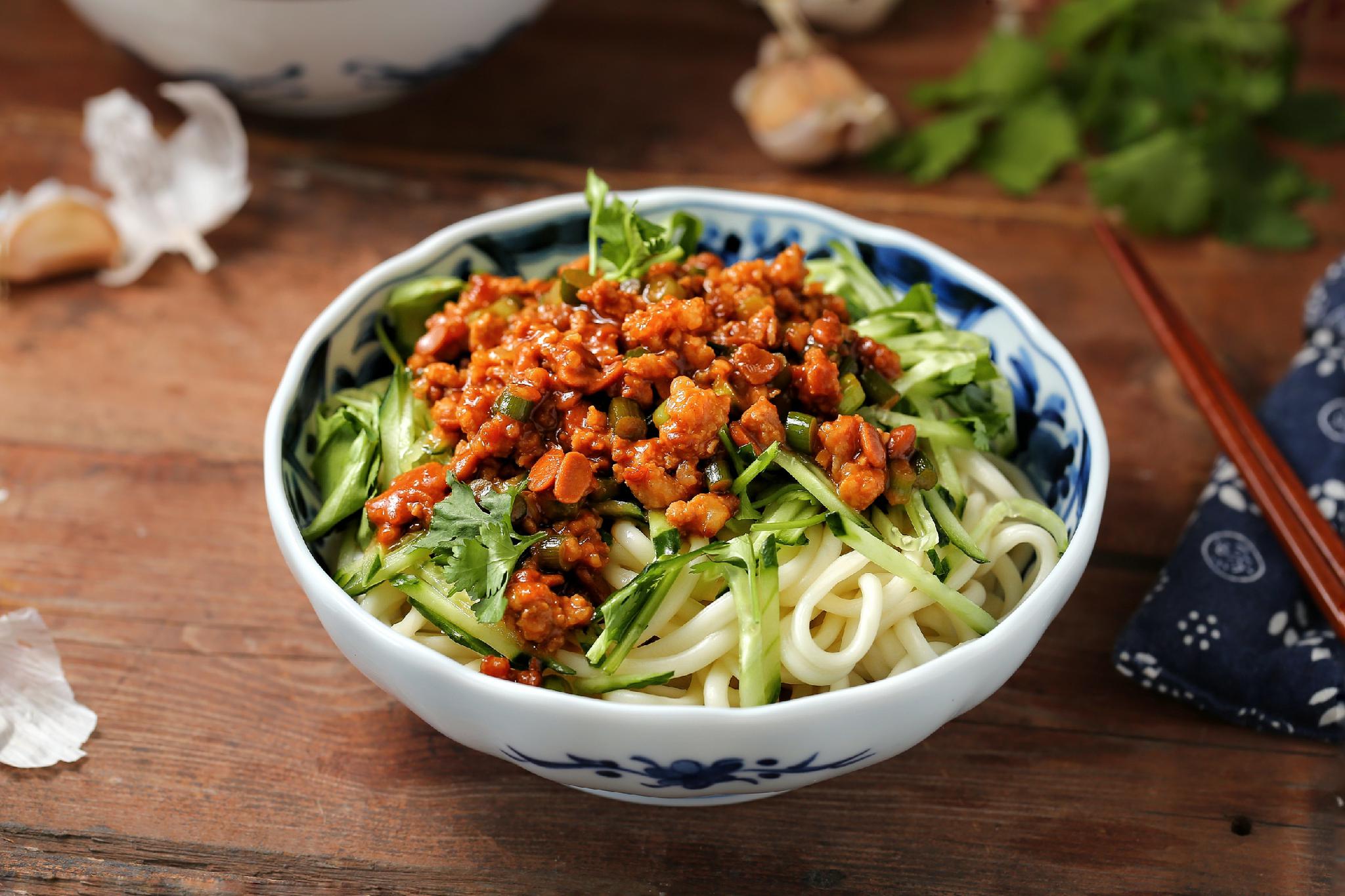 今日立夏老公点名要吃面连着来两碗还说没吃饱我真服他了