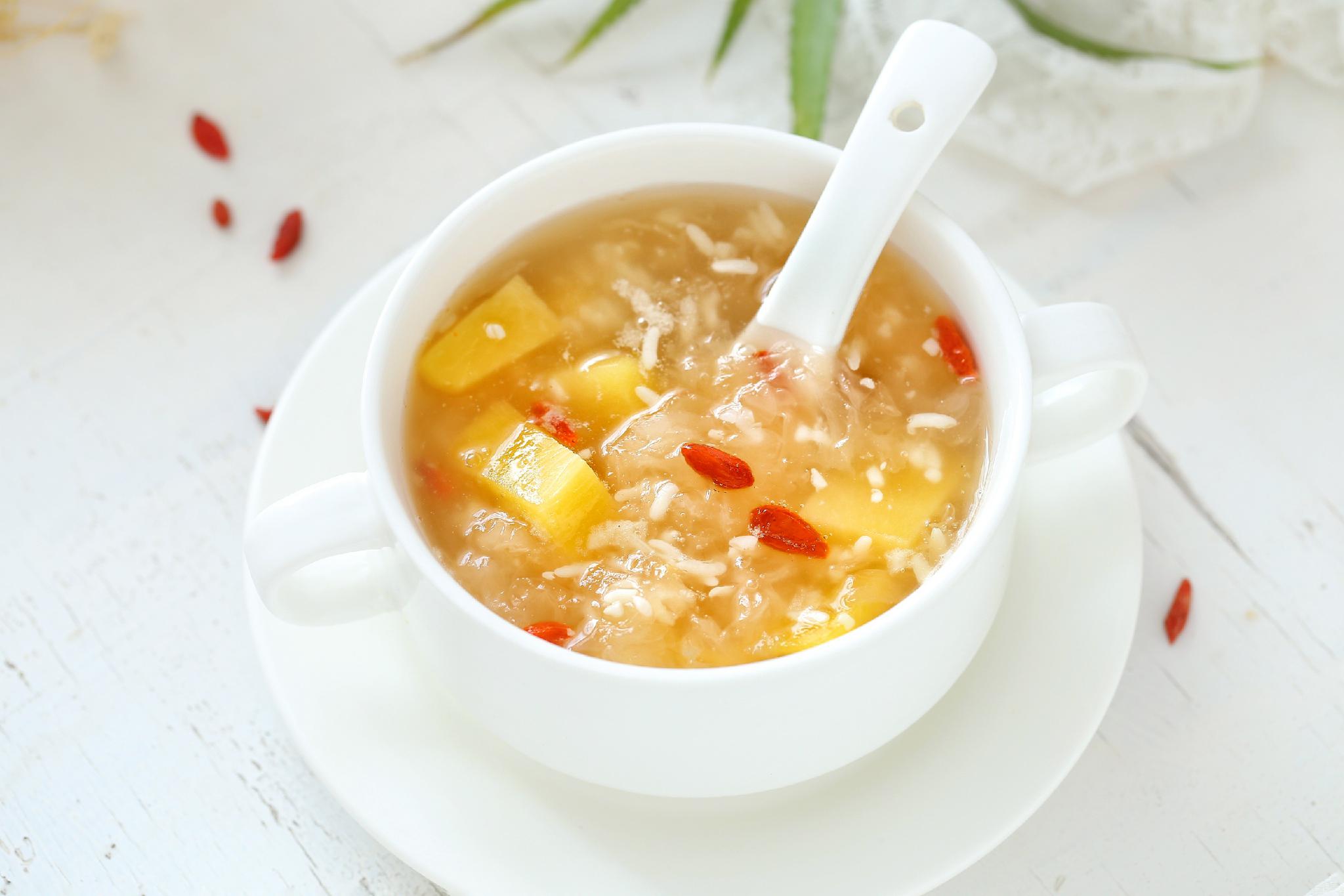 这款甜汤我家每周都要喝两次,酸甜美味又滋润,大人孩子都喜欢