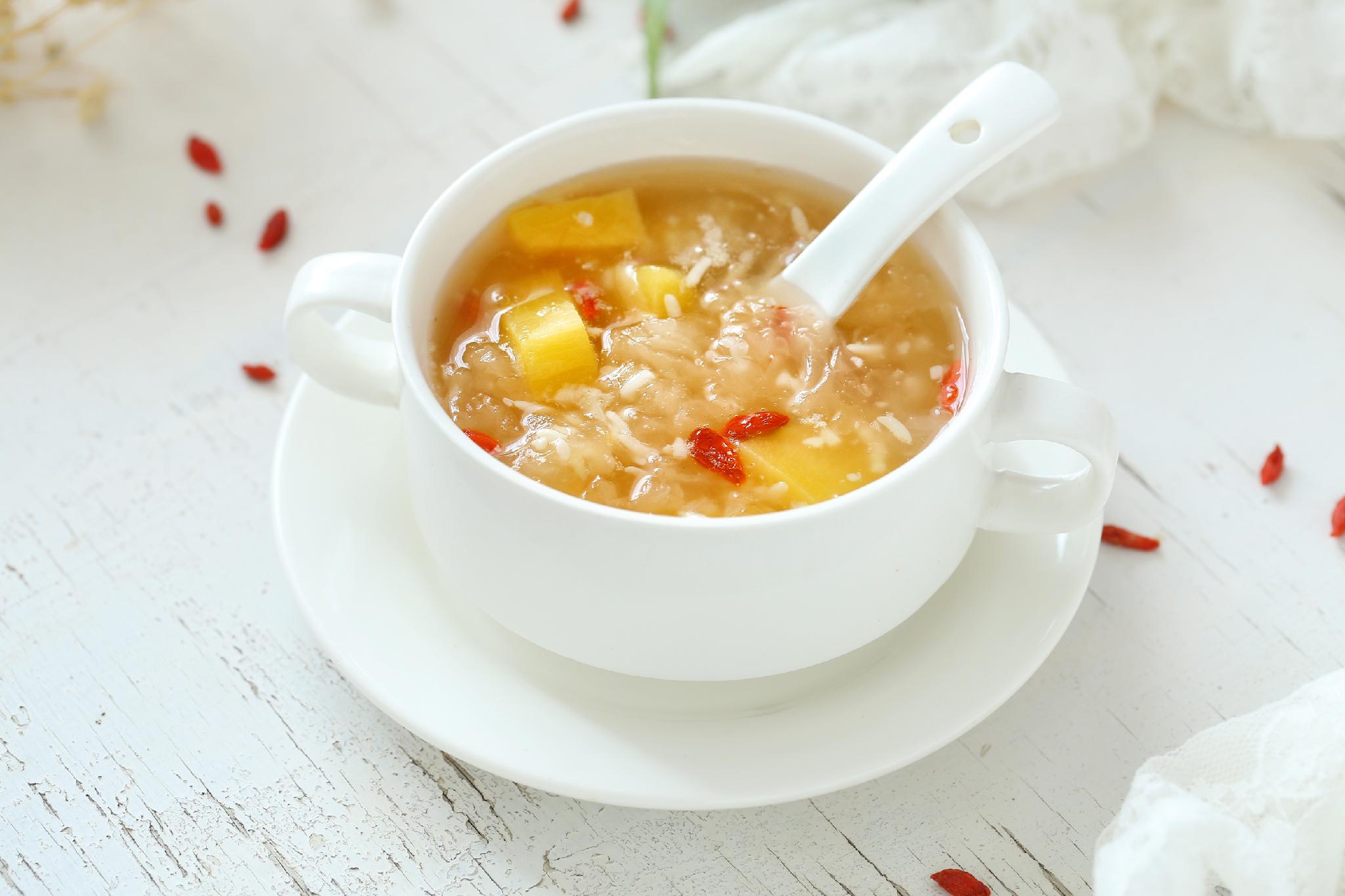 这款甜汤我家每周都要喝两次,酸甜美味又滋润,大人孩子都喜欢