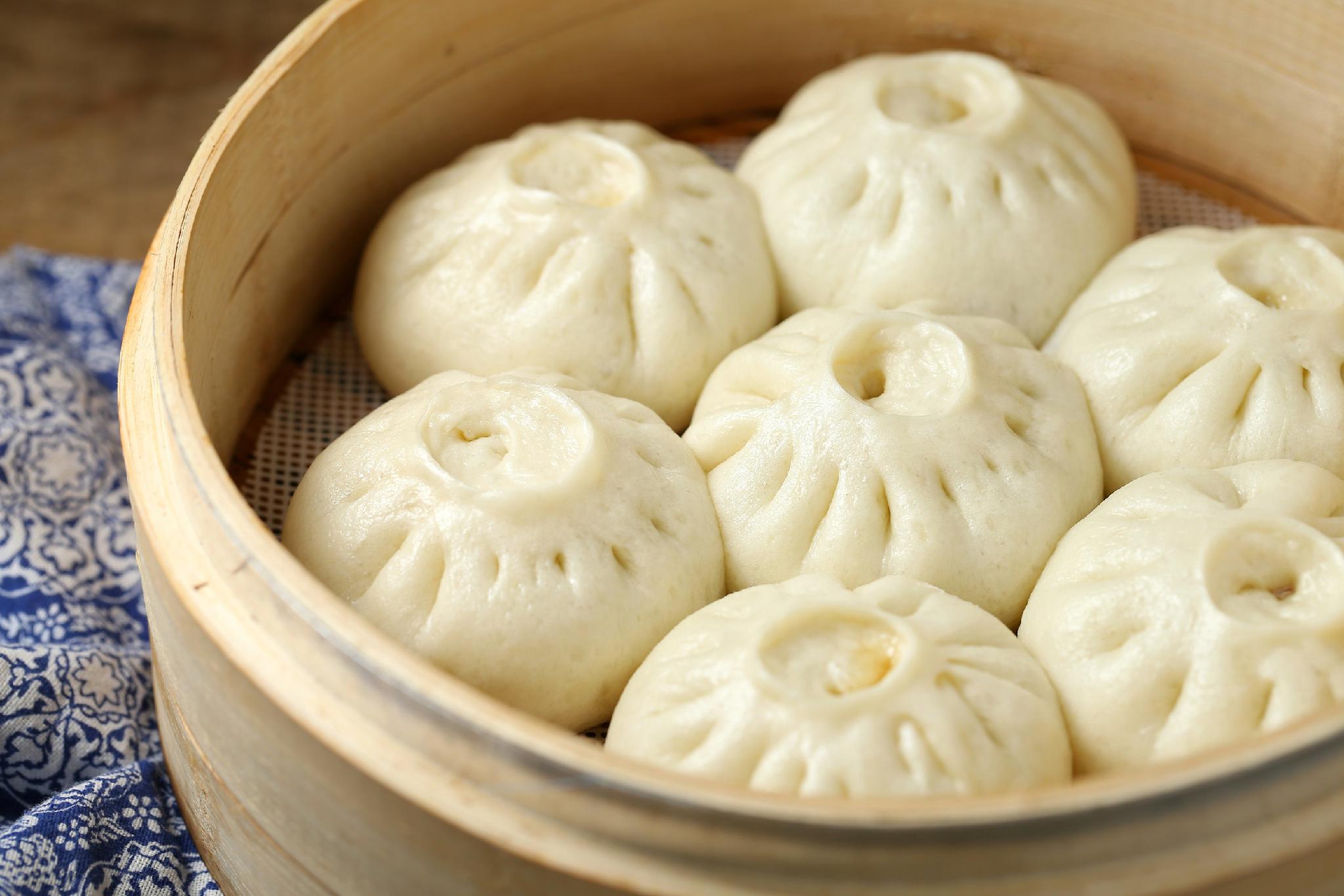 我这大包子蒸的又白又胖,味儿还特鲜,老公一顿吃一屉,太吓人了