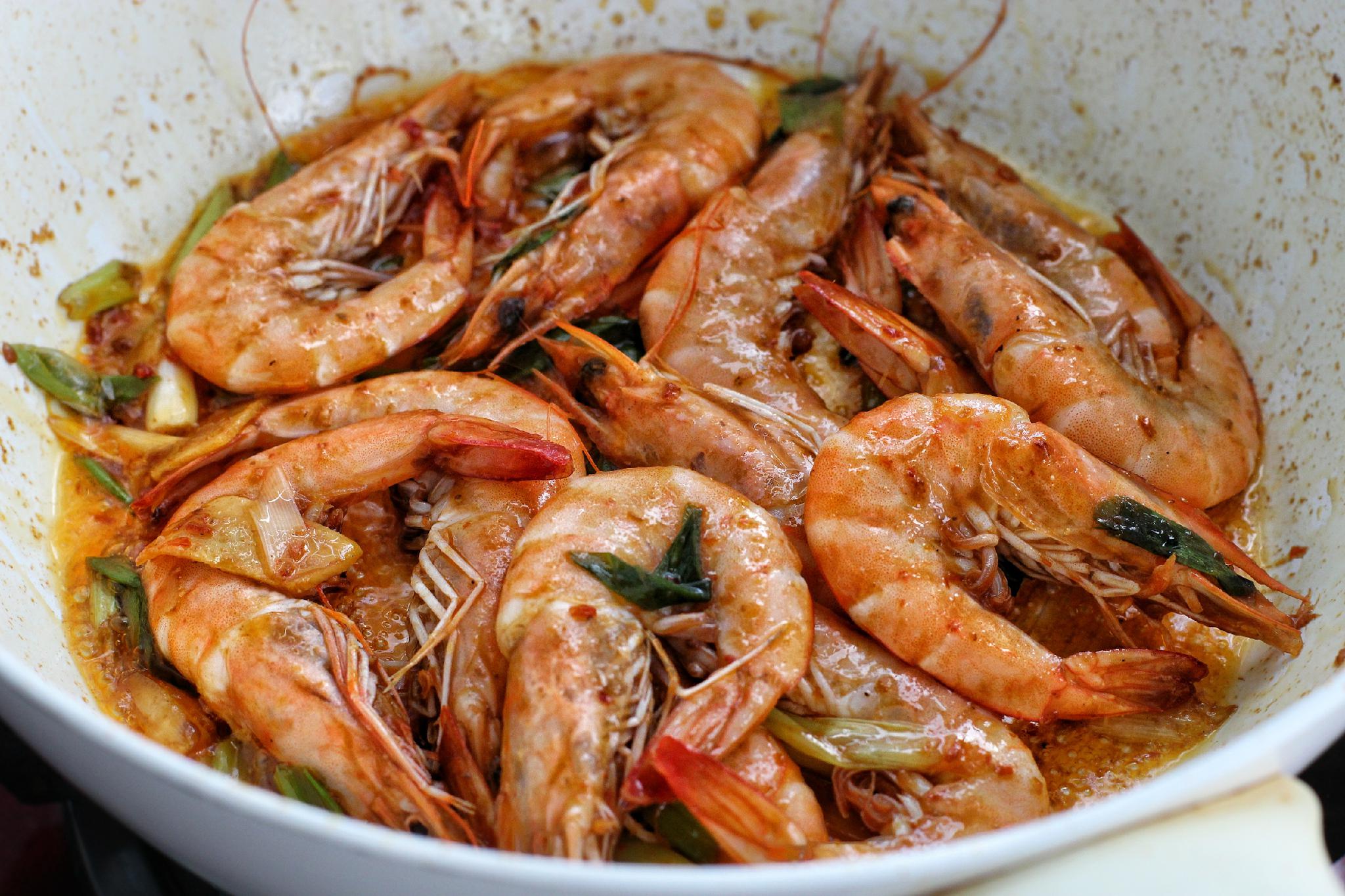 偶然搭配做出的一道菜,口感却出乎意料的好,全家抢着吃个底朝天