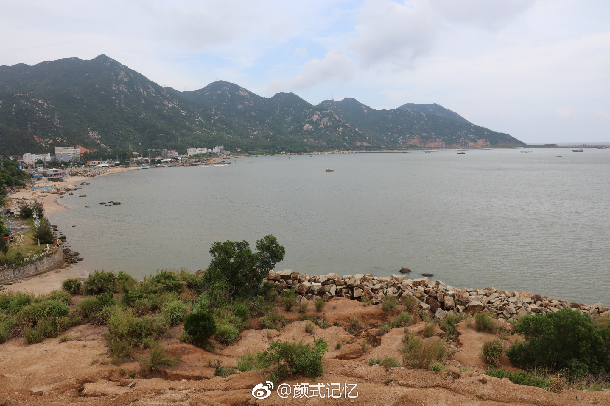 走天涯潇洒苦与累少不了到海角来看海