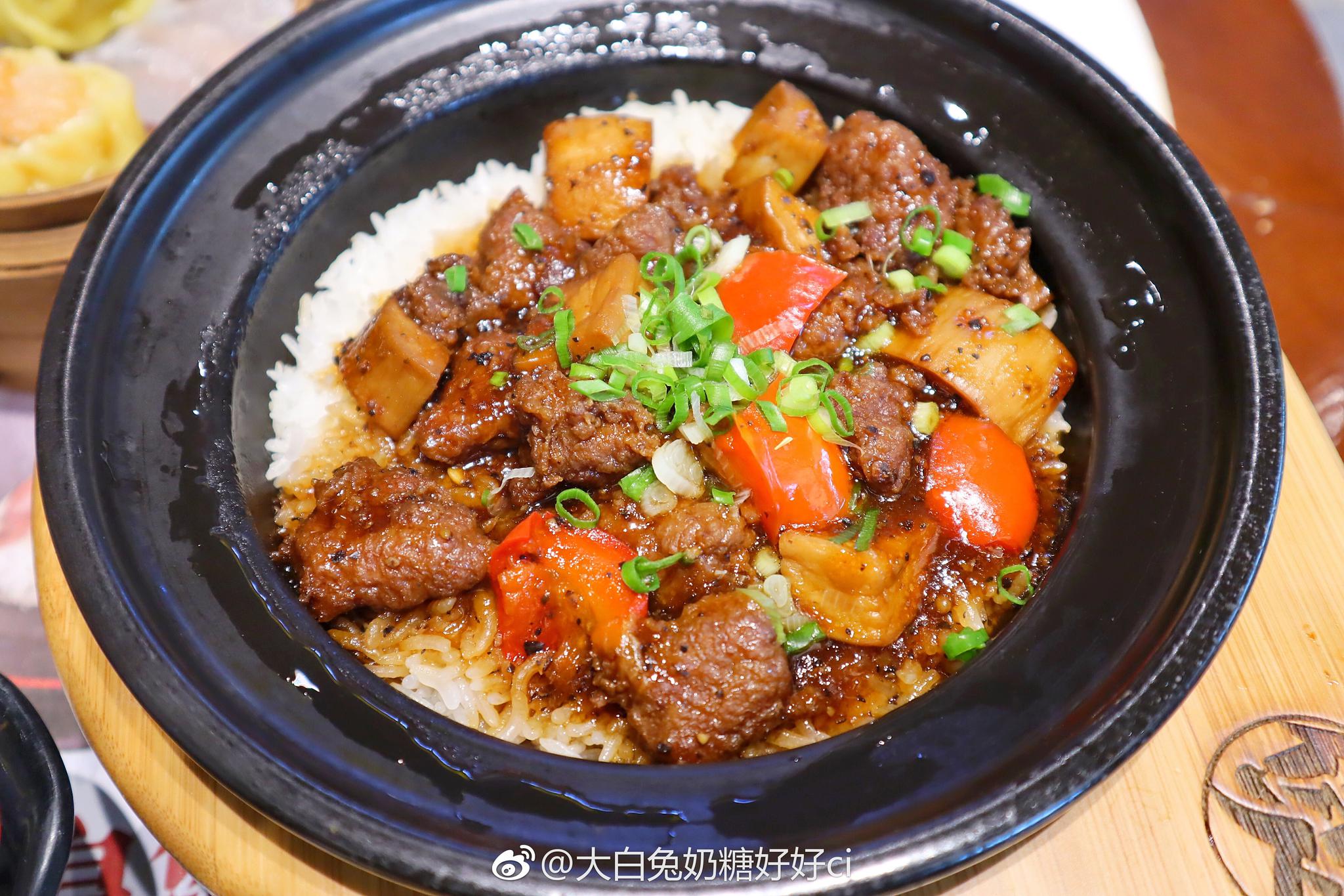 今天早上又是煲仔饭