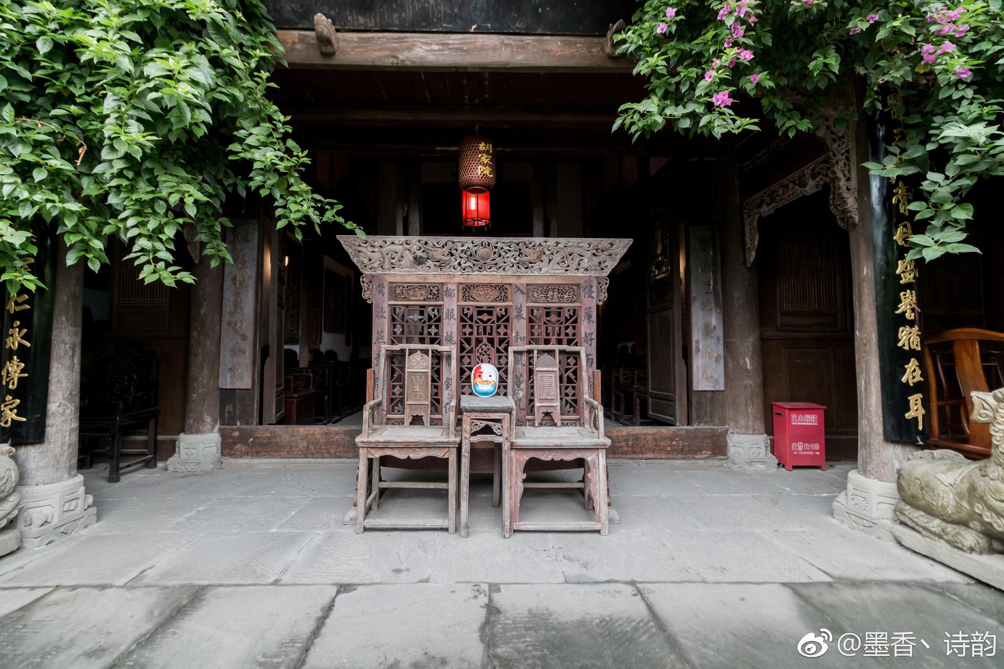 站在中天楼举目眺望的时候,整个阆中古城尽收眼底,山环水绕