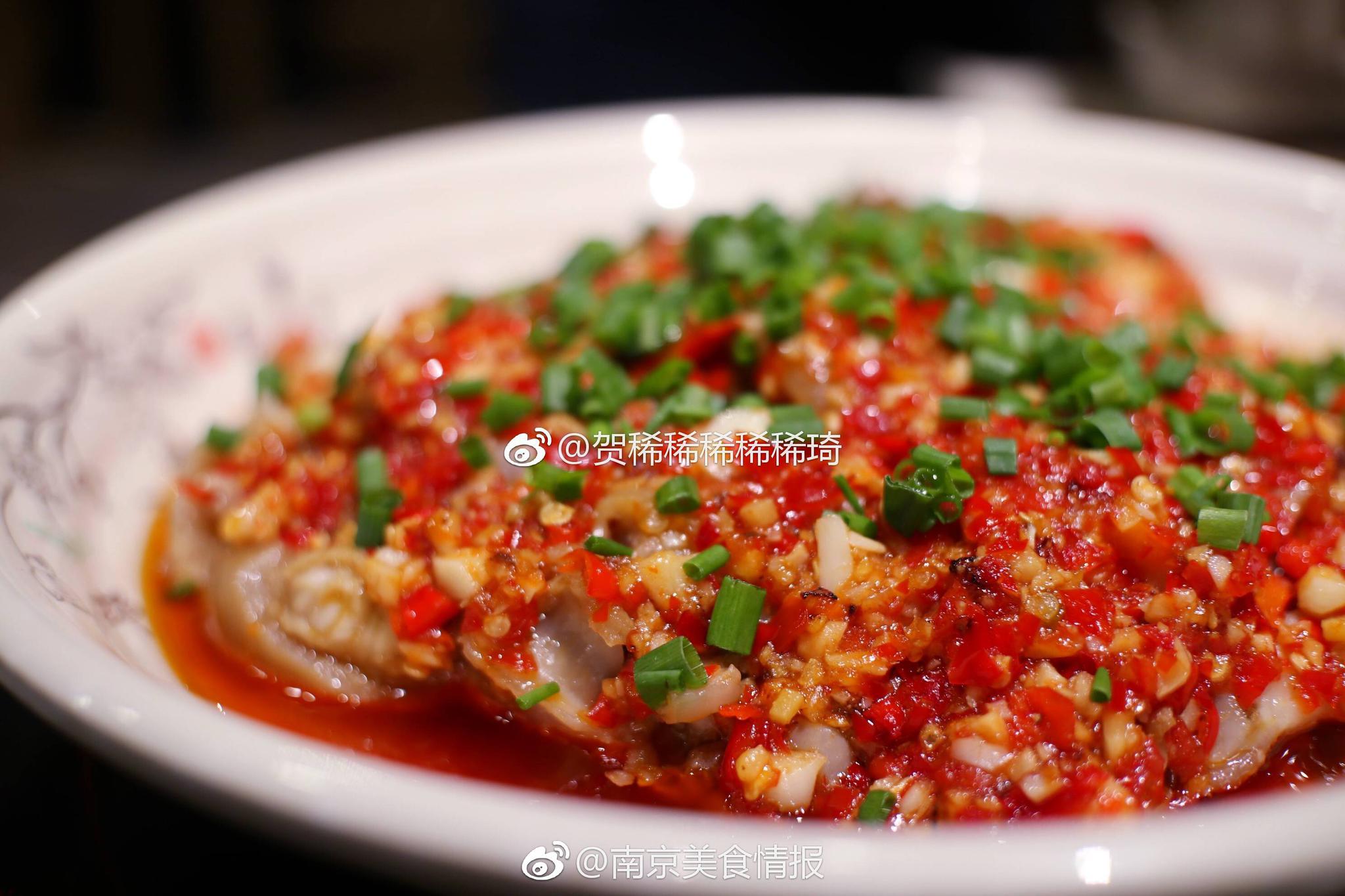 满是香气腰果吃起来香脆可口带着丝丝的鲜香与辣味 剁椒猪蹄天啦噜