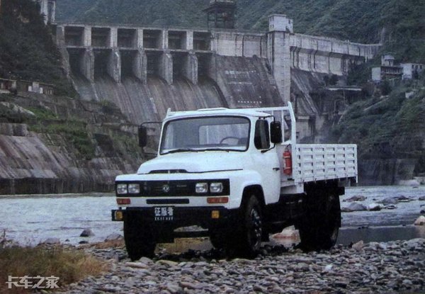 细数曾经跑遍全国的东风eq140卡车你开过几个