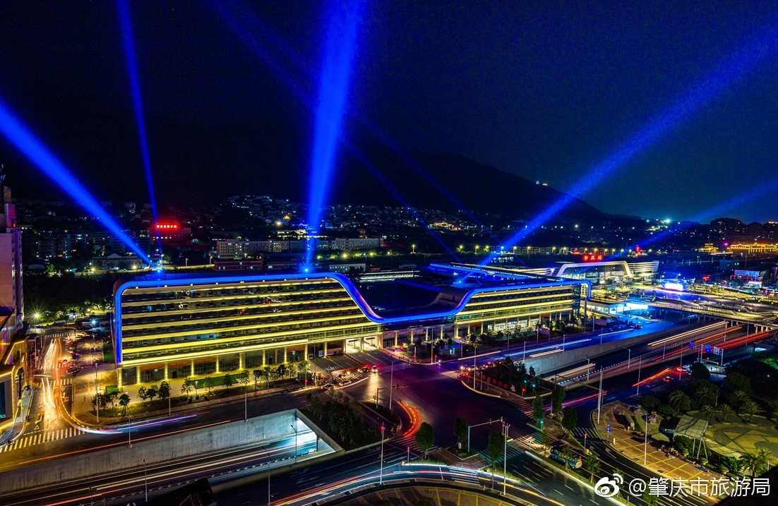 肇庆火车站综合体启用暨东进大道一,二期通车.一路向东畅通无阻