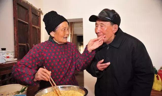 爷爷和假奶奶的爱情