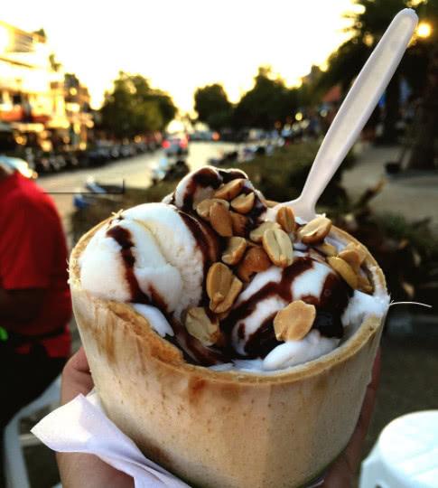 泰国曼谷网红的冰激凌,火遍抖音!到了中国后变成了这个样子