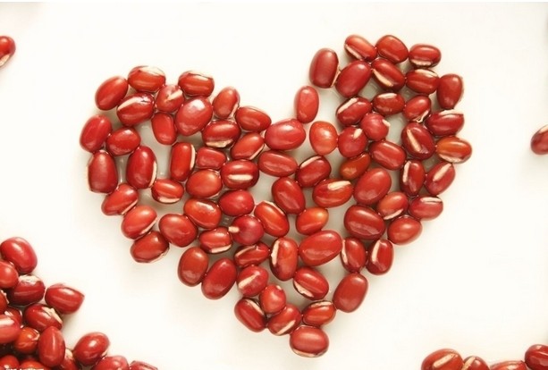 红豆天然的"暖宫药"找到了,女人多吃一点,暖宫排毒,妇科炎症没有了!