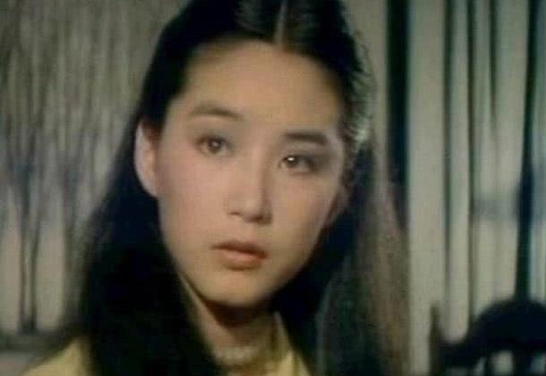 林青霞文艺电影《在水一方》,43年前林青霞清丽脱俗