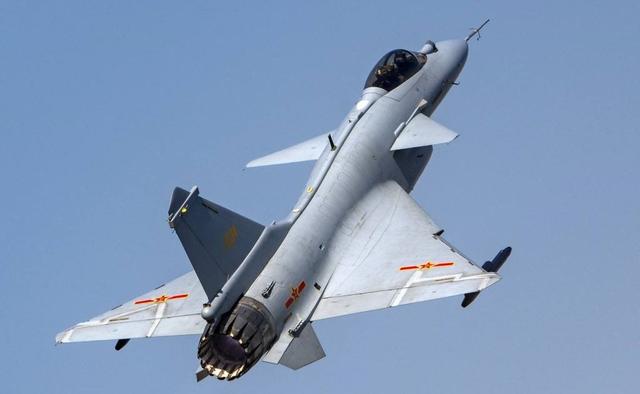 歼20上舰稳了?珠海航展歼10大秀机动,沈飞却只有模型