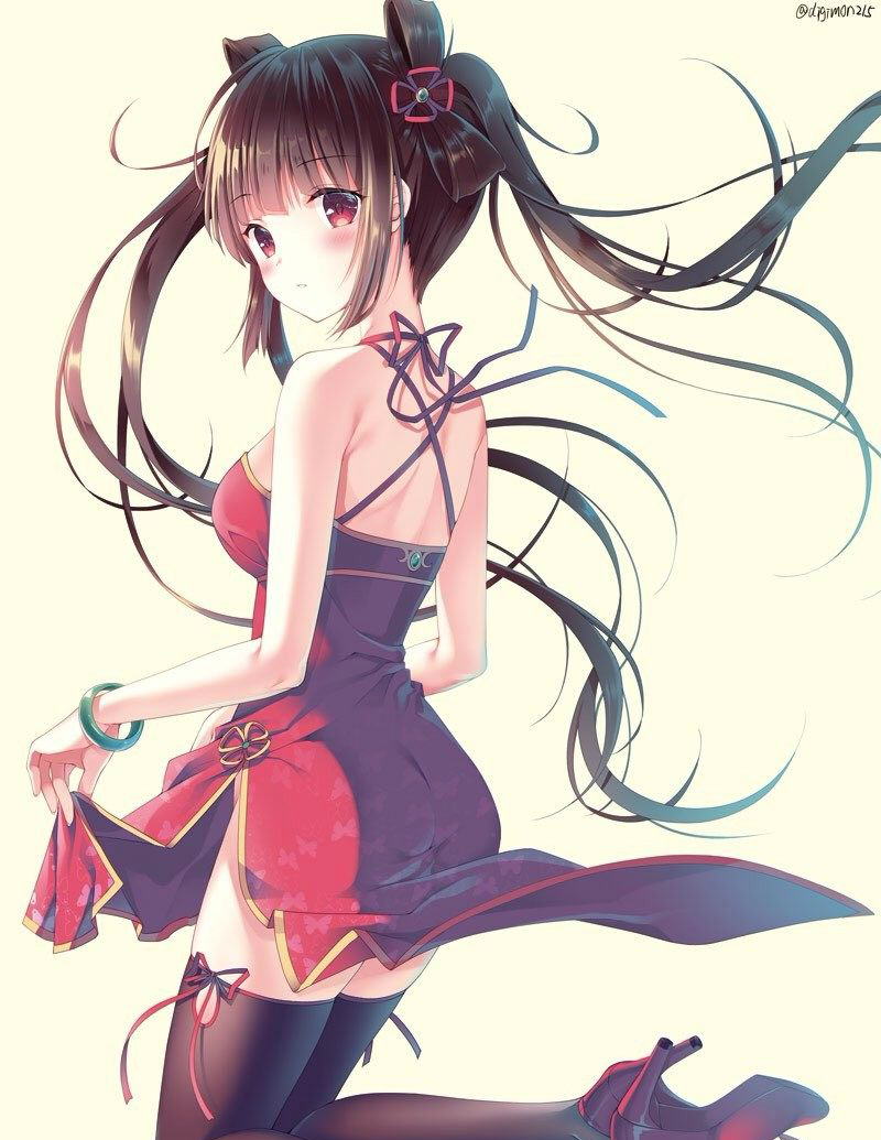 穿露背装的动漫美少女既性感又优雅狂三美的让人不敢直视