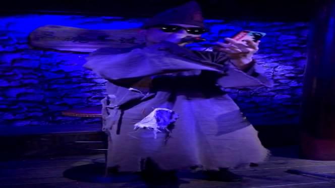 【杭州宋城王员外楼上演出】背景音乐好熟悉,