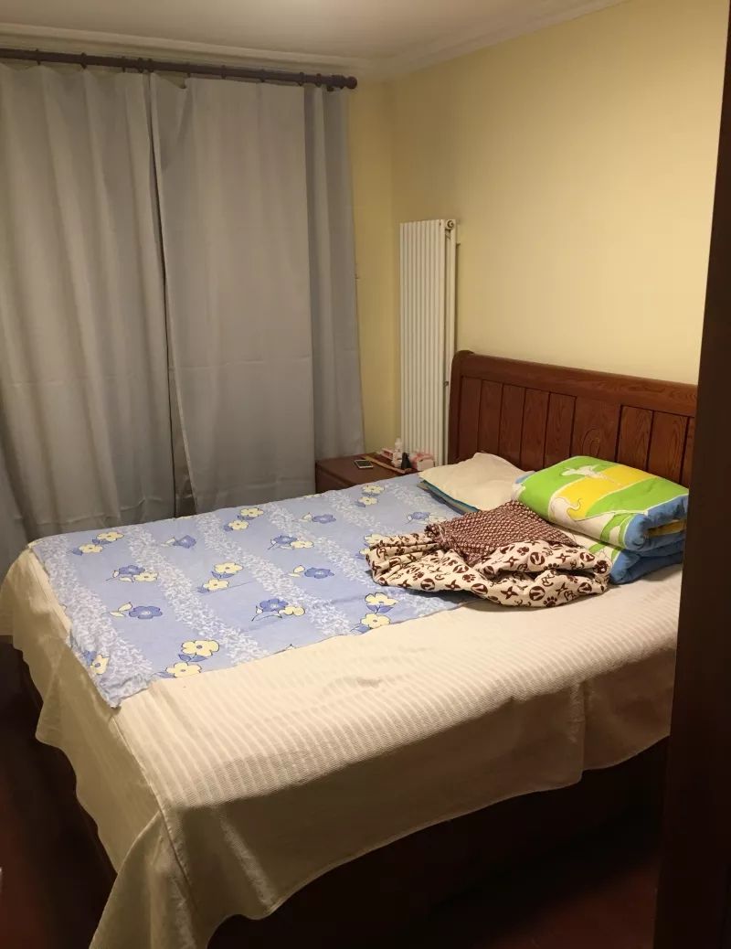 虽然跟婆婆同一屋檐下6年了,家里充斥着"老