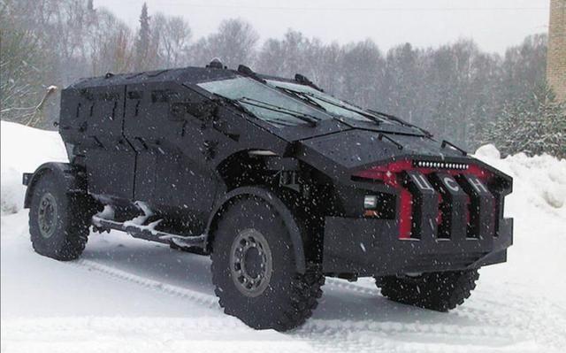 邪恶蟑螂屌炸天, 俄罗斯版悍马越野车, 毛熊的暴力美学