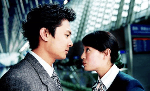 刘烨主演了《拿什么拯救你,我的爱人》,饰演了为爱义无反顾的痴情韩丁