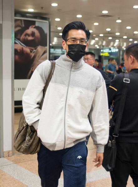 男子汉中硬汉,彭于晏私服就能看出他的性格,男网友:太帅了