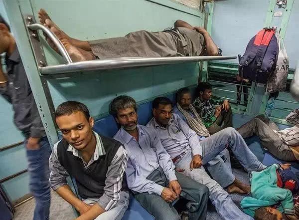 各国火车卧铺都什么样?印度太脏,日本整洁,这个国家最开放!