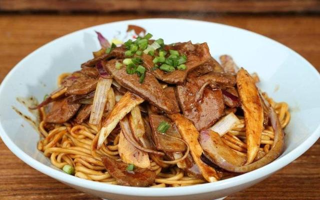 酱香浓郁的猪肝拌面,满足你挑剔的味蕾