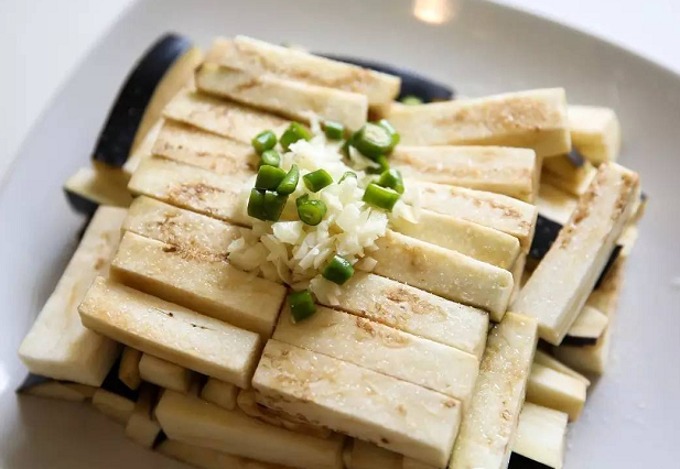 立秋美食:蒸茄条,简单易做,嫩滑爽口,一个人吃半斤也没压力!