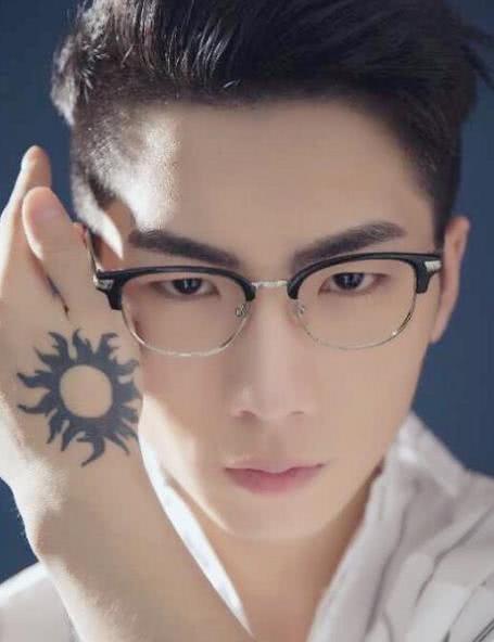 虎牙刺激一哥无双与女友聊天记录被爆,网友:刷