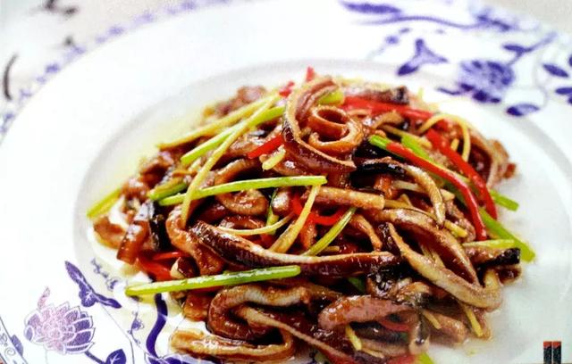 家常鱿鱼,干煸鳝丝,回锅腊肉,泡菜鱼