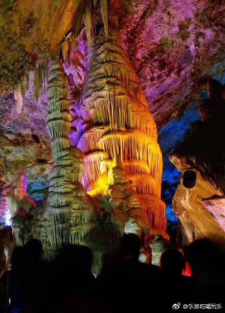 鸡冠洞位于河南省洛阳市栾川县,是一处大型的石灰岩溶洞