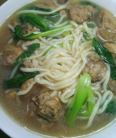 美味从早餐开始简单排骨面做法