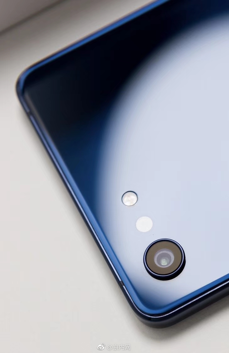 坚果pro 2s图赏来一波,photo by moka木白 @坚果手机 @罗永浩