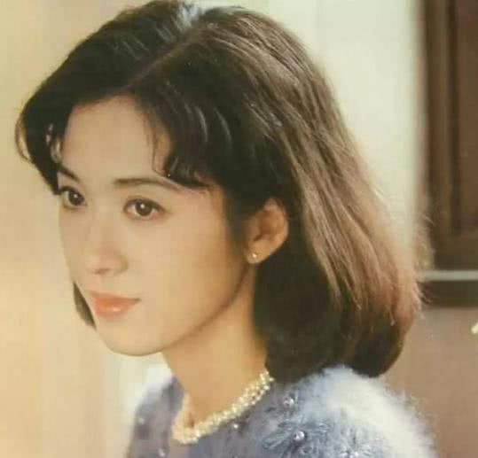 張偉欣,1956出生於黑龍江,50年代的當紅影視女演員,當時被成為中國