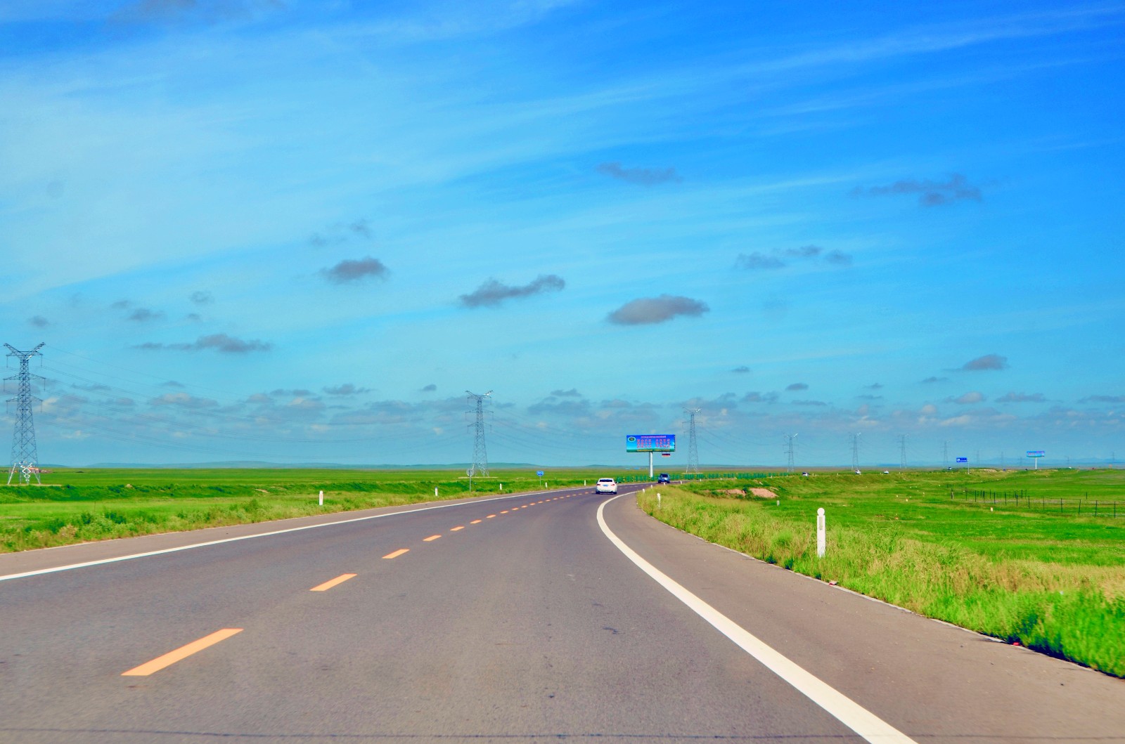 呼伦贝尔阿木古郎路段,203省道就是这么美,原创摄影