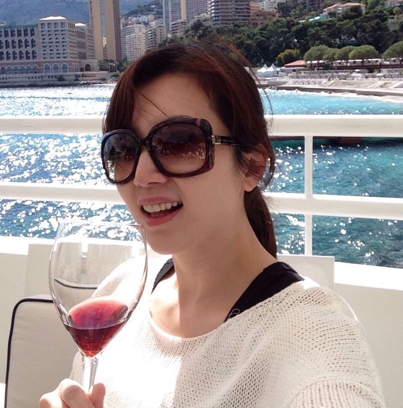 41岁廖家仪近照,当红时期嫁入豪门,却被父... 来自影娱桥头堡 - 微博