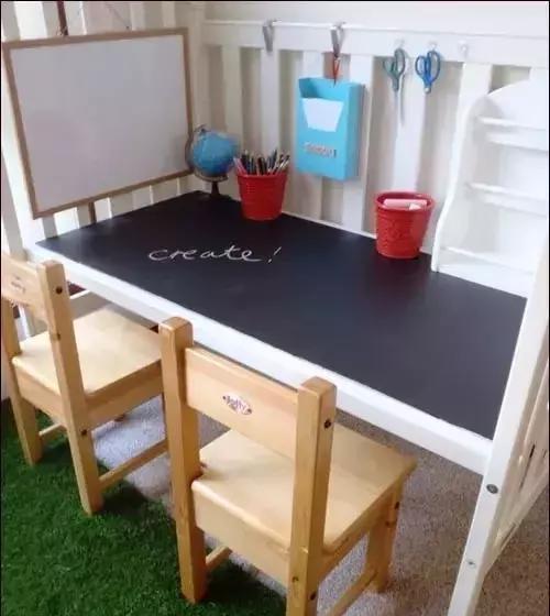 废旧婴儿床旧物改造成儿童书桌