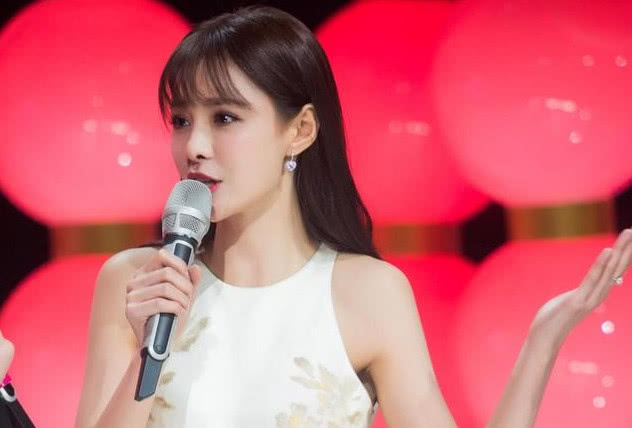 毕竟他是存活了快满20周年的综艺节目《快乐大本营》的主持人之一