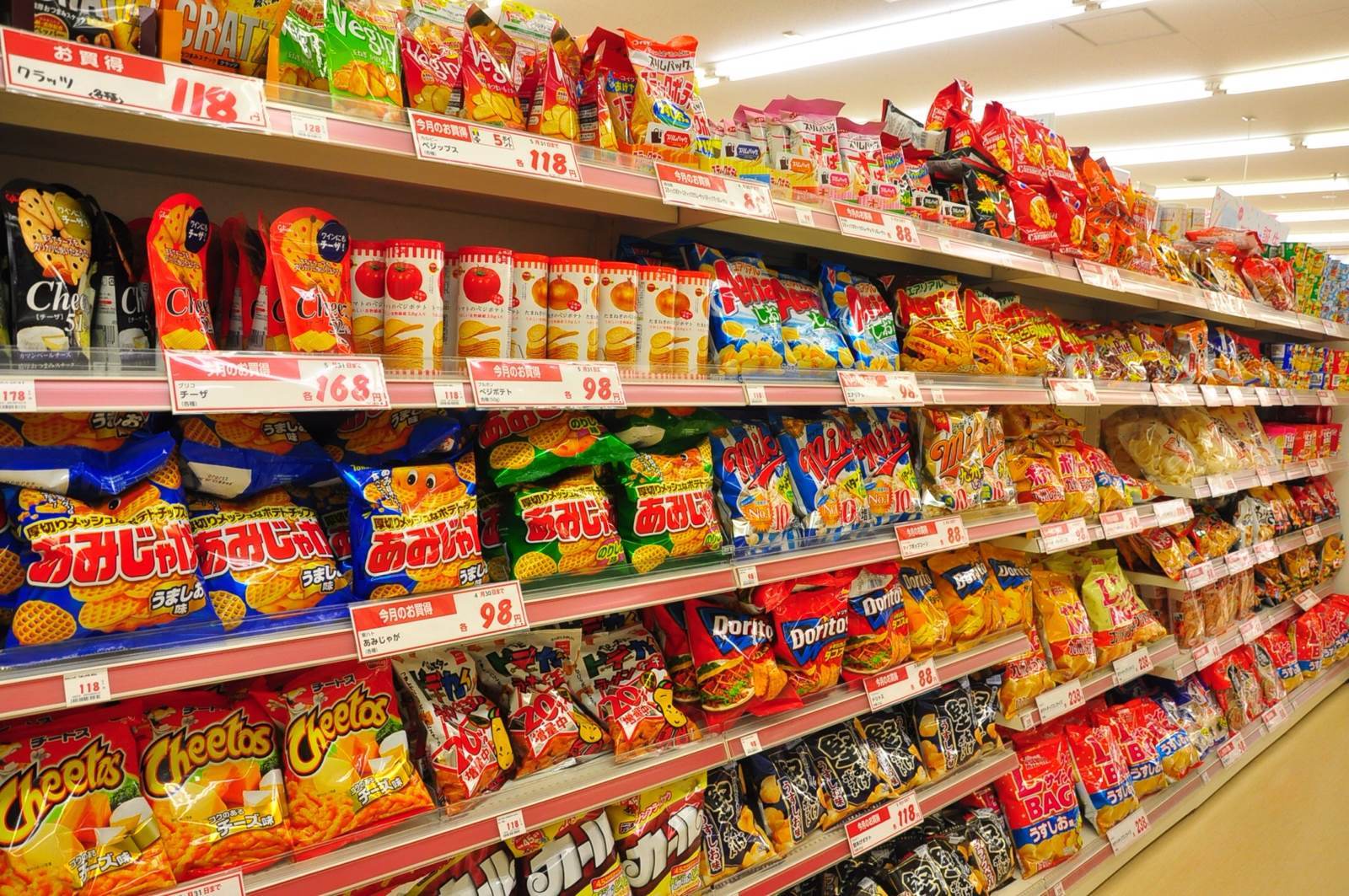 超市遇到已为人母的前女友,无意间看到一幕,心里难受极了!