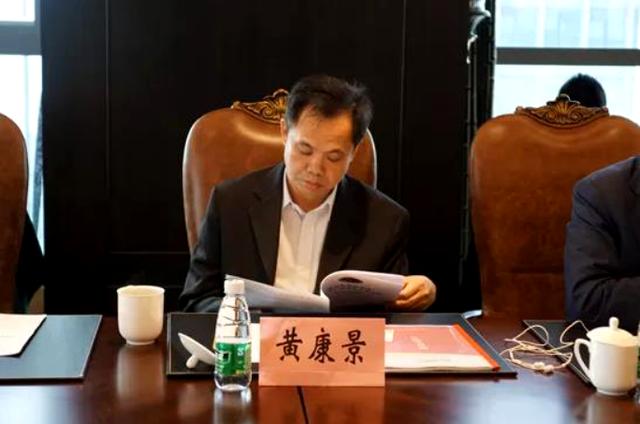 就是由"泥瓦匠"变身为亿万富豪,而绿景集团董事长黄康境1983年只身