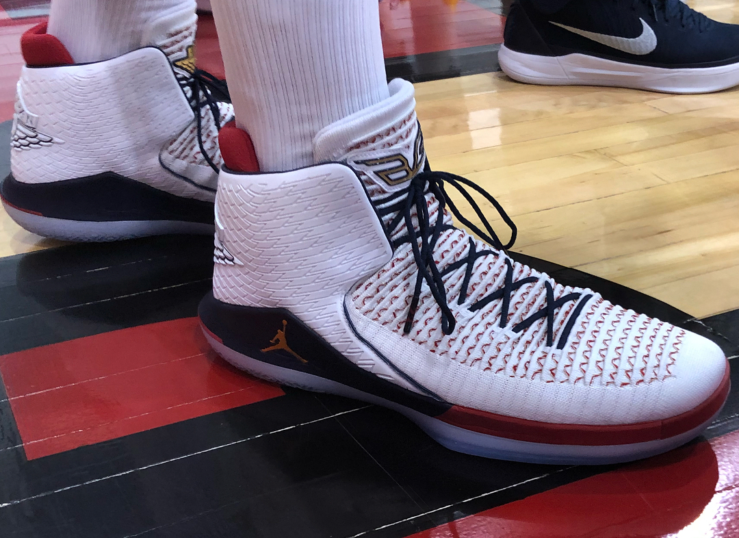 美国队迷你训练营上的球鞋哈登穿着第三代战靴图1