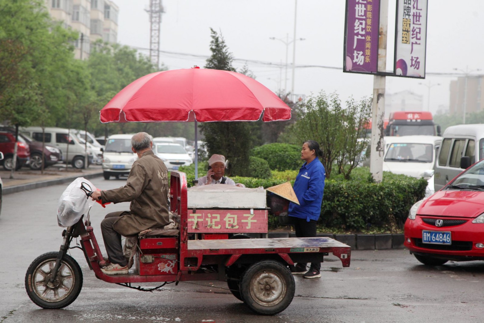 85岁老人卖1种美食小吃60年,前30年领工资后30年不图钱|包子|老人家