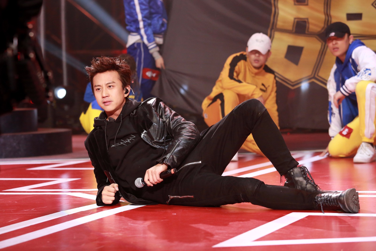 邓超《热血街舞团》展专业歌喉 帮唱鹿晗特地"焗油"